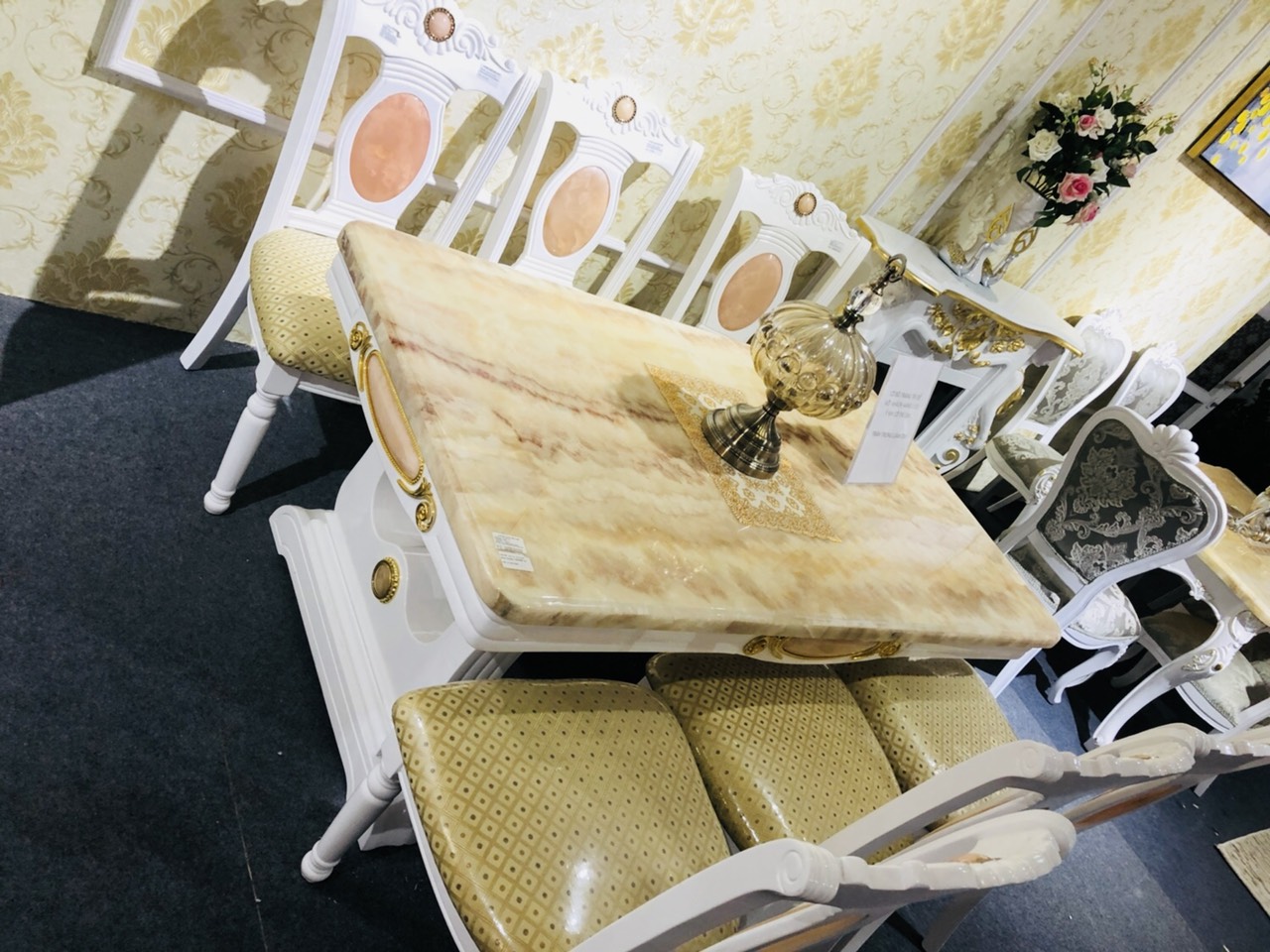 Friday 13th - Ưu đãi quên lợi nhuận tại showroom Vương Quốc Nội Thất